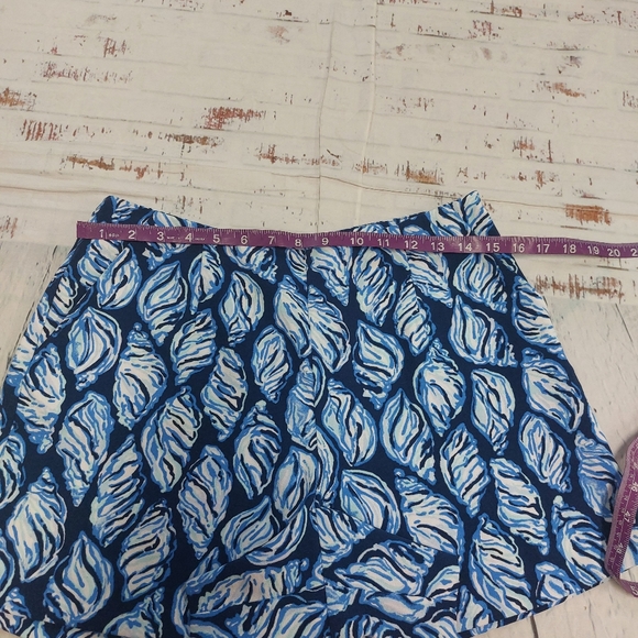 Lilly Pulitzer tropical bright loose fit shorts - Picture 8 of 9